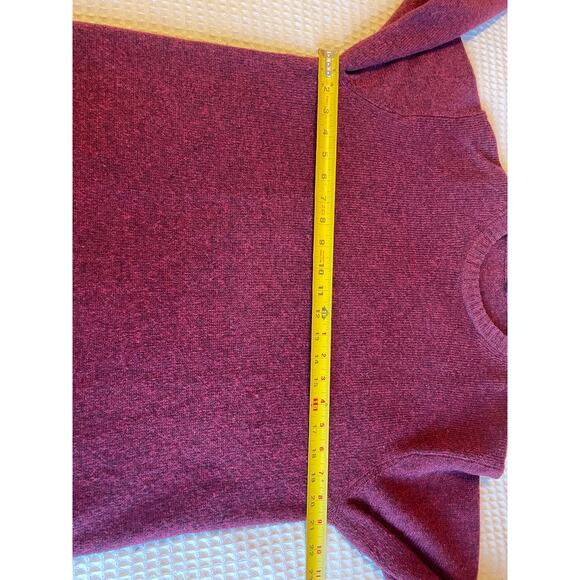 Classic 100% Wool Burgundy Purple Crew Neck Pullover Sweater Medium Minimalist - Picture 6 of 12